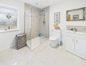 En-Suite Shower Room- click for photo gallery